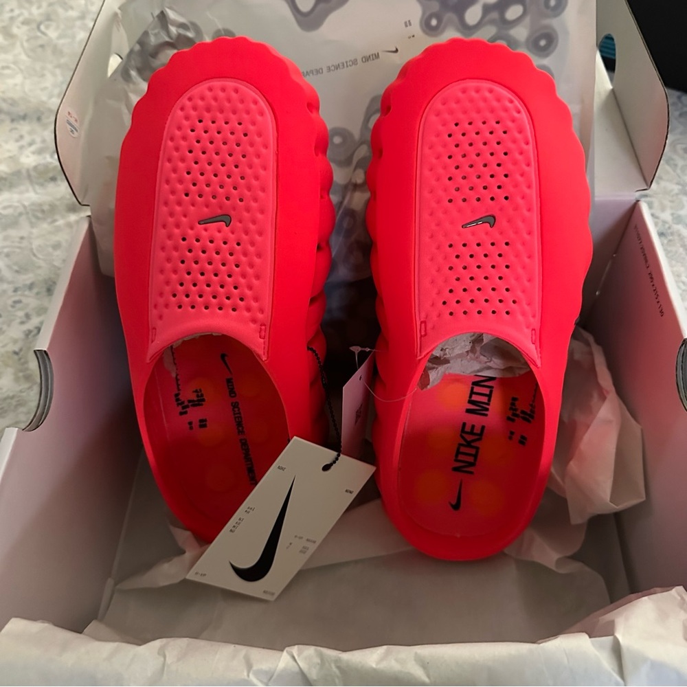 Nike Mind 001 size 7 Solar Red/Chrome-Hyper Crimson